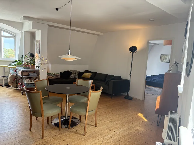 2 Zimmer Wohnung am Viktoriapark (Untermieter gesucht bis zum 31.12.2026; mit Küche; unmöbliert!) — photo 1